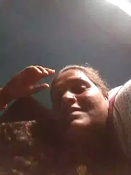 Snapshot of Ishwariya_Hatwal chatting on 09/21/25, 05:09 Ishwariya Hatwal online show from 09/21/25, 05:09
