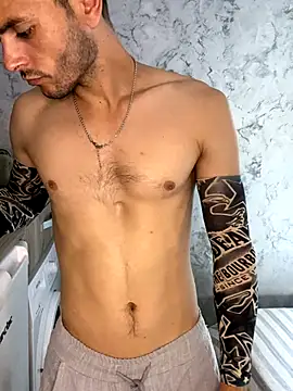 Snapshot of LeonNovaro chatting on 09/10/25, 09:20 LeonNovaro online show from 09/10/25, 09:20