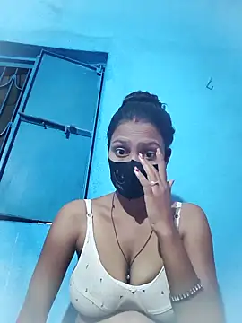 posewith online show from 09/25/25, 09:51