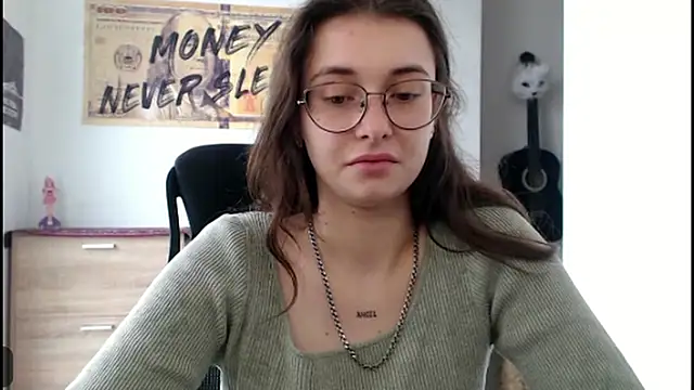 HotAnna2004 online show from 10/18/25, 10:27