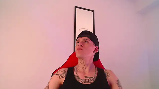 Snapshot of Anhonymus_ chatting on 09/20/25, 03:46 Anhonymus  online show from 09/20/25, 03:46