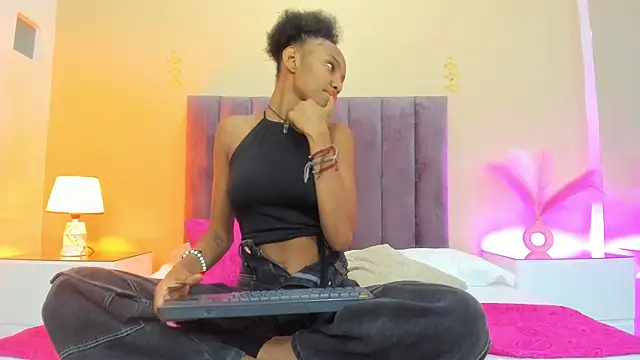 Snapshot of Kiaraa_y_Her_Crazy chatting on 01/07/26, 03:53 Kiaraa y Her Crazy online show from 01/07/26, 03:53