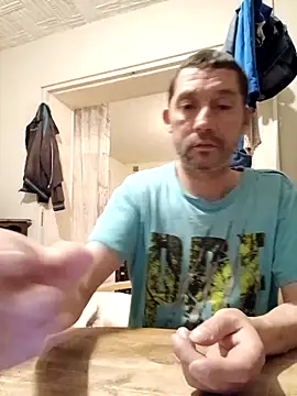 Snapshot of frederic198 chatting on 12/20/25, 09:44 frederic198 online show from 12/20/25, 09:44