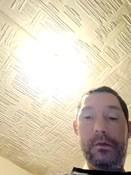 Snapshot of frederic198 chatting on 12/21/25, 08:27 frederic198 online show from 12/21/25, 08:27