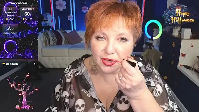 Kira Kenett online show from 10/31/25, 03:35