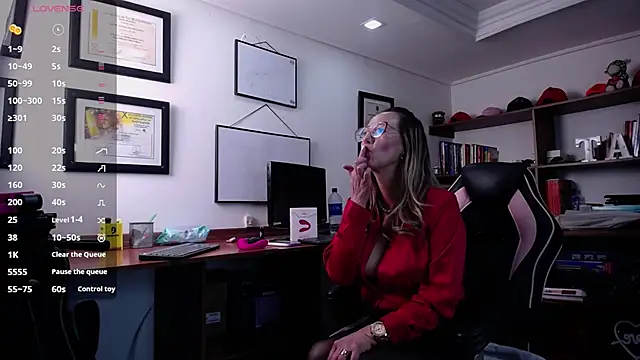 Snapshot of GretaVoss_ chatting on 09/13/25, 07:13 GretaVoss  online show from 09/13/25, 07:13