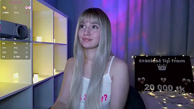 Snapshot of LunaXLoverx chatting on 10/30/25, 05:35 LunaXLoverx online show from 10/30/25, 05:35