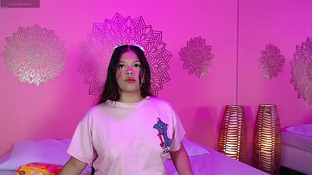 HatsaJones online show from 10/04/25, 03:48