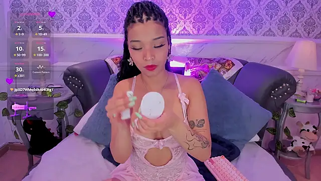 Snapshot of DaniCollinn_ chatting on 03/17/26, 01:36 DaniCollinn online show from 03/17/26, 01:36