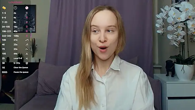 Snapshot of SoonMoor chatting on 03/03/26, 06:47 SoonMoor online show from 03/03/26, 06:47