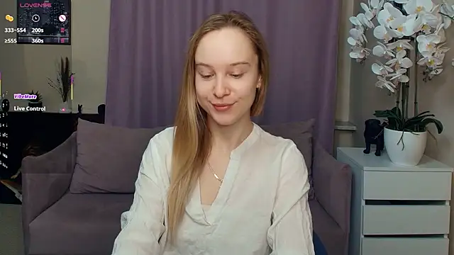 Snapshot of SoonMoor chatting on 03/06/26, 06:48 SoonMoor online show from 03/06/26, 06:48