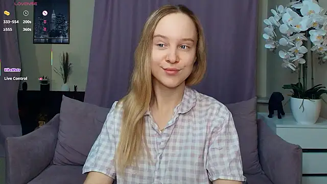 Snapshot of SoonMoor chatting on 03/10/26, 06:57 SoonMoor online show from 03/10/26, 06:57