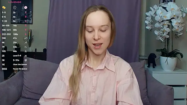 Snapshot of SoonMoor chatting on 03/11/26, 07:42 SoonMoor online show from 03/11/26, 07:42