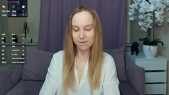 Snapshot of SoonMoor chatting on 03/13/26, 06:47 SoonMoor online show from 03/13/26, 06:47