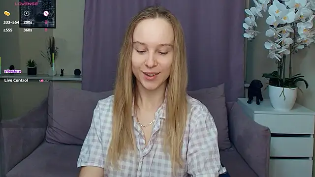 Snapshot of SoonMoor chatting on 03/20/26, 06:57 SoonMoor online show from 03/20/26, 06:57