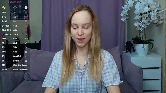 Snapshot of SoonMoor chatting on 03/27/26, 06:29 SoonMoor online show from 03/27/26, 06:29