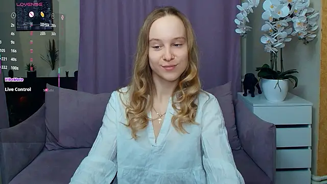 Snapshot of SoonMoor chatting on 03/28/26, 06:40 SoonMoor online show from 03/28/26, 06:40