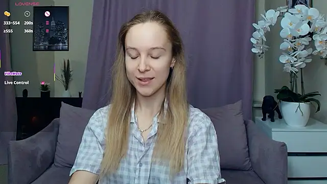 Snapshot of SoonMoor chatting on 03/30/26, 06:53 SoonMoor online show from 03/30/26, 06:53