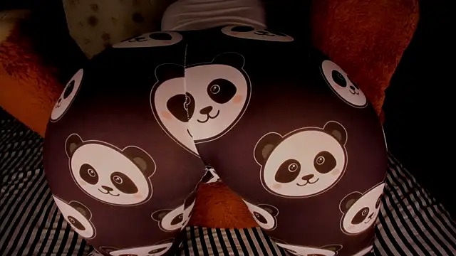 Snapshot of Gabby_Haze chatting on 11/18/25, 07:07 Gabby Haze online show from 11/18/25, 07:07