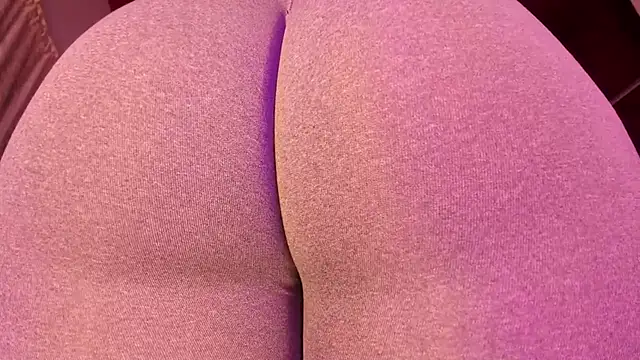 Snapshot of Gabby_Haze chatting on 02/17/26, 12:40 Gabby Haze online show from 02/17/26, 12:40