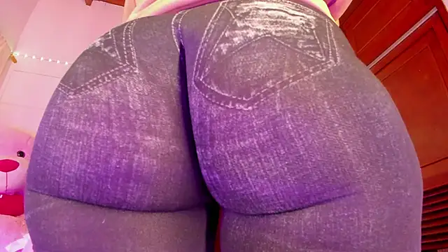 Snapshot of Gabby_Haze chatting on 03/27/26, 03:56 Gabby Haze online show from 03/27/26, 03:56