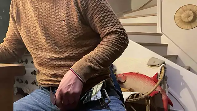 Snapshot of thelutty chatting on 10/29/25, 05:47 thelutty online show from 10/29/25, 05:47