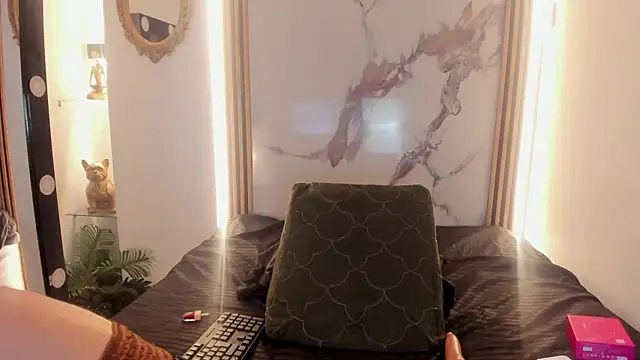 Mia cutte1 online show from 10/16/25, 07:37