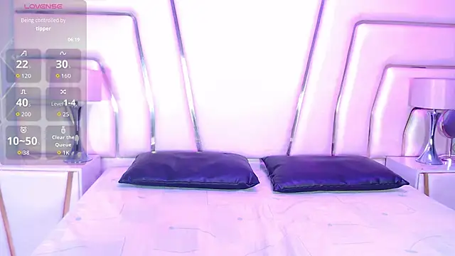 Snapshot of VioletPons chatting on 11/04/25, 07:46 VioletPons online show from 11/04/25, 07:46