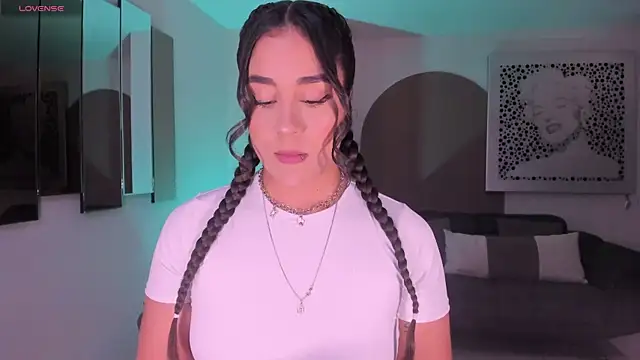 SussyBellX online show from 11/04/25, 07:35