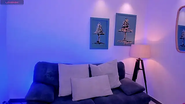 SussyBellX online show from 11/19/25, 07:36