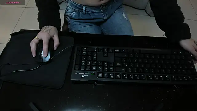 Snapshot of LaurentConnor chatting on 09/26/25, 03:21 LaurentConnor online show from 09/26/25, 03:21