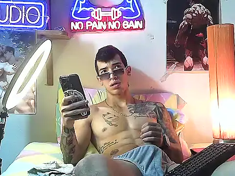 Strongcockfitness online show from 10/22/25, 11:04