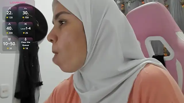 Snapshot of dalila_kemur chatting on 12/13/25, 10:04 dalila kemur online show from 12/13/25, 10:04