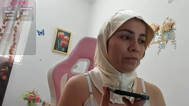 Snapshot of dalila_kemur chatting on 12/18/25, 04:24 dalila kemur online show from 12/18/25, 04:24