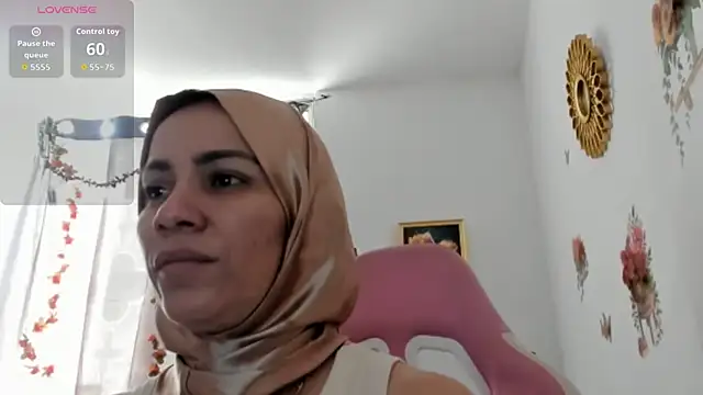 Snapshot of dalila_kemur chatting on 02/02/26, 03:00 dalila kemur online show from 02/02/26, 03:00