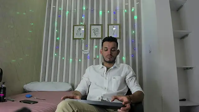 Snapshot of EthanGrey chatting on 03/28/26, 11:21 EthanGrey online show from 03/28/26, 11:21