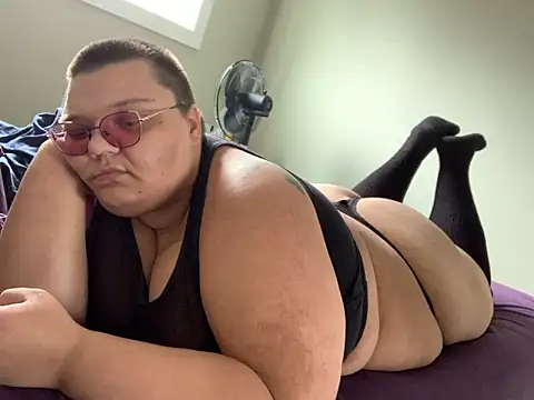 taydeebear online show from 11/10/25, 07:24