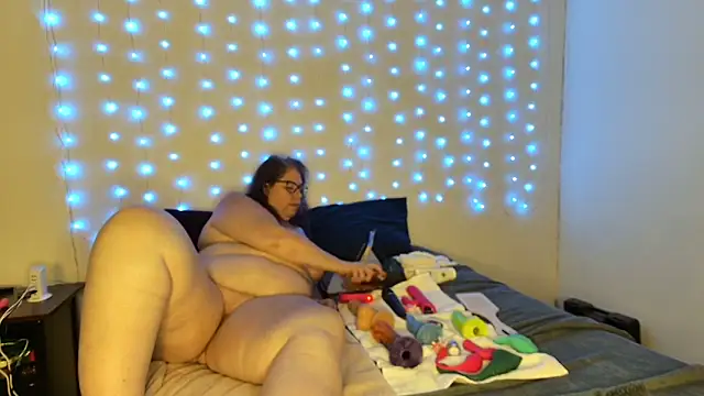 Snapshot of luvely_gurl chatting on 06/05/26, 03:35 luvely gurl online show from 06/05/26, 03:35