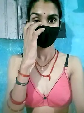 Snapshot of Nishaa_ji chatting on 09/28/25, 10:37 Nishaa ji online show from 09/28/25, 10:37