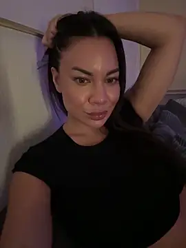 Snapshot of SweetMeiiii chatting on 09/13/25, 06:18 SweetMeiiii online show from 09/13/25, 06:18