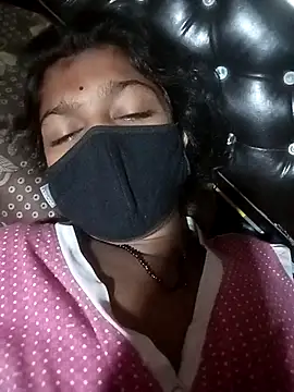 Snapshot of vandana_babi chatting on 10/08/25, 09:29 vandana babi online show from 10/08/25, 09:29