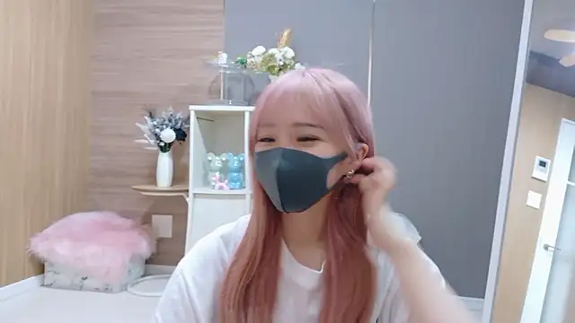 Snapshot of Una_chan_ chatting on 09/22/25, 10:34 Una chan online show from 09/22/25, 10:34