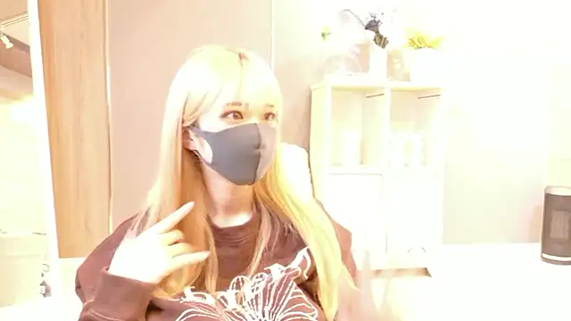 Snapshot of Una_chan_ chatting on 10/22/25, 12:00 Una chan online show from 10/22/25, 12:00