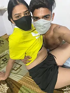 Snapshot of Sex_Queen_aaraya chatting on 03/21/26, 01:05 Sex Queen aaraya online show from 03/21/26, 01:05