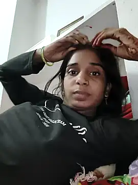 Hot-Soniya2 online show from 10/28/25, 03:43