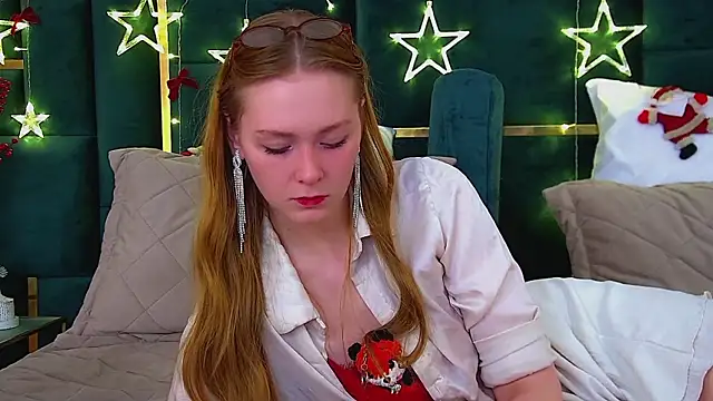 AgataFoxley online show from 12/04/25, 06:16