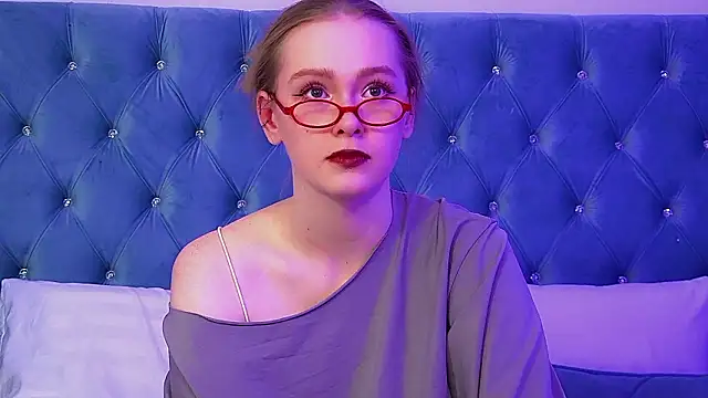 Snapshot of AgataFoxley chatting on 03/04/26, 06:14 AgataFoxley online show from 03/04/26, 06:14