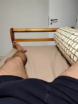 Snapshot of big22911 chatting on 10/21/25, 08:20 big22911 online show from 10/21/25, 08:20