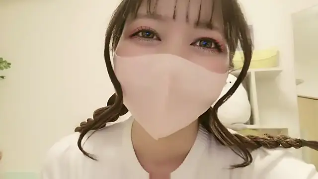 Snapshot of JP_Momo_o0 chatting on 09/09/25, 10:37 JP Momo o0 online show from 09/09/25, 10:37