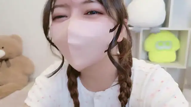 Snapshot of JP_Momo_o0 chatting on 09/21/25, 07:54 JP Momo o0 online show from 09/21/25, 07:54